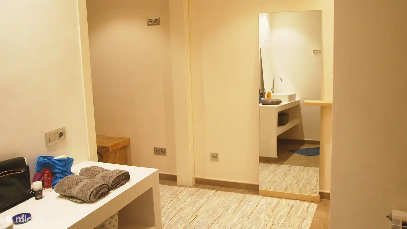 Badezimmer des Hauptschlafzimmers